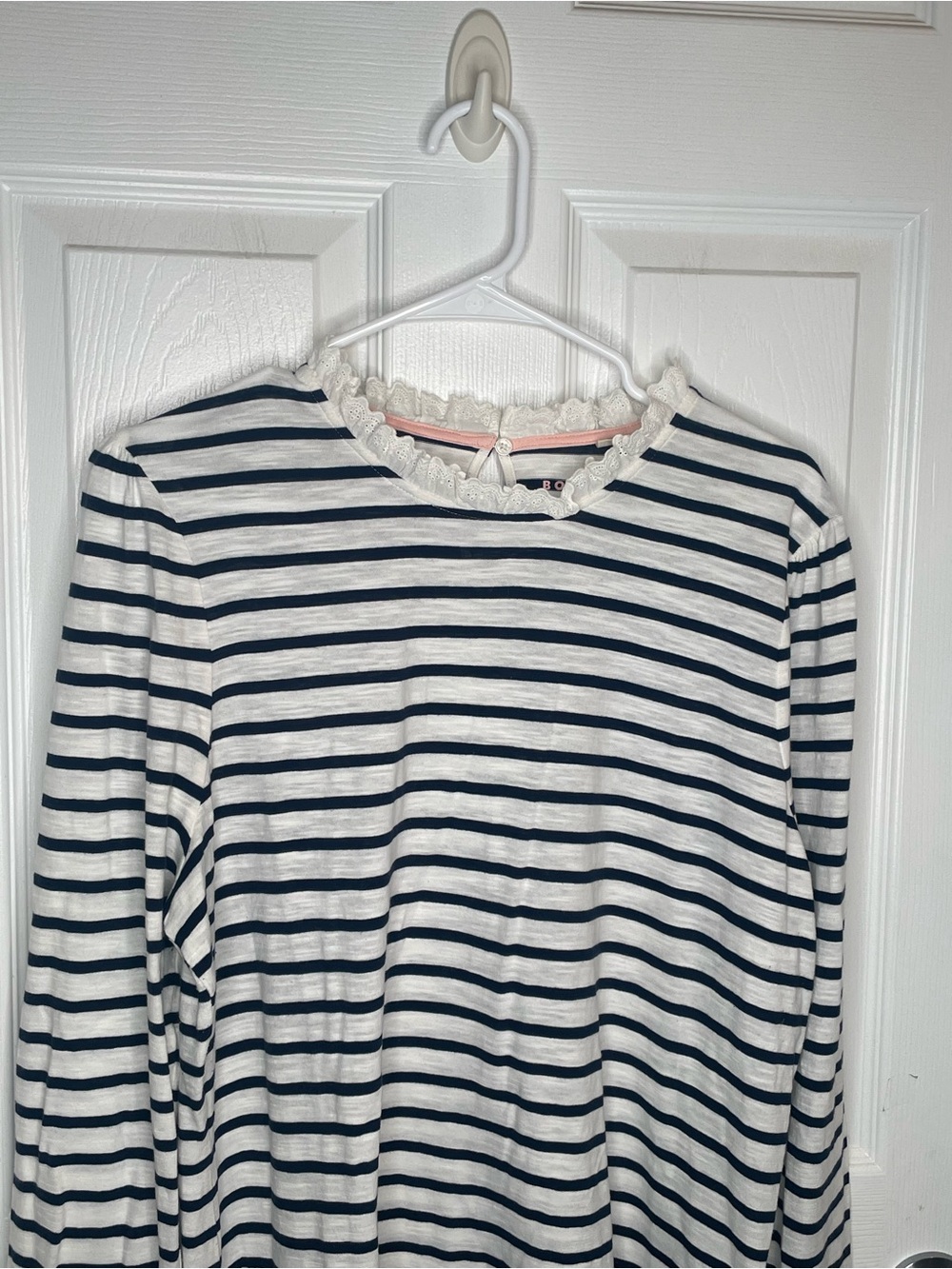 Boden Broderie Lace Ruffle Detail Striped Top Feminine Nautical in Blue/White 14 - Picture 4 of 12